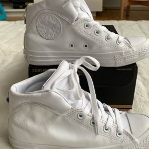 NEW - Converse CTAS Brookline Mid (Leather)